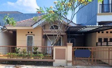 RUMAH ASRI DAN NYAMAN DENGAN TAMAN LUAS PALING CANTIK!! LOKASI JUARA