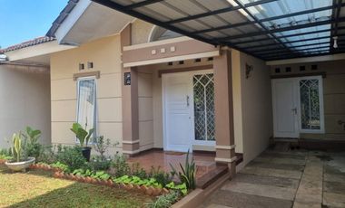 RUMAH ASRI DAN NYAMAN DENGAN TAMAN LUAS PALING CANTIK!! LOKASI JUARA