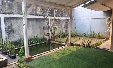 RUMAH ASRI DAN NYAMAN DENGAN TAMAN LUAS PALING CANTIK!! LOKASI JUARA