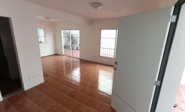 CASA ADAPTADA PARA LOCAL COMERCIAL