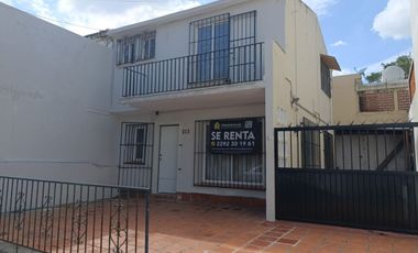 CASA ADAPTADA PARA LOCAL COMERCIAL