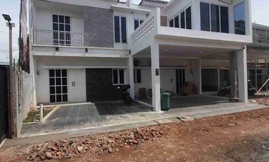 Rumah cluster type 2 lantai dinding bata merah dekat LRT Jatibening