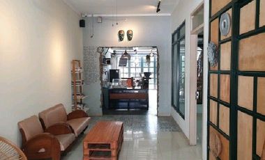 Rumah 2 lantai ex cafe untuk tempat tinggal dan usaha di Sayap Arcamanik Ref.05182
