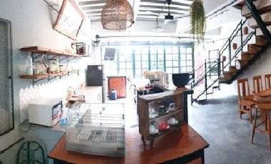 Rumah 2 lantai ex cafe untuk tempat tinggal dan usaha di Sayap Arcamanik Ref.05182