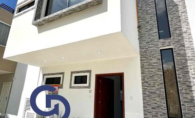 EN VENTA CASA CON ALBERCA- ARBOLADA BY CUMBRES CANCÚN