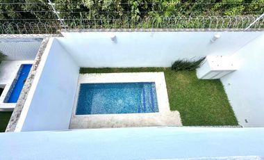 EN VENTA CASA CON ALBERCA- ARBOLADA BY CUMBRES CANCÚN