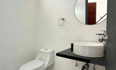 EN VENTA CASA CON ALBERCA- ARBOLADA BY CUMBRES CANCÚN