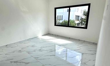 EN VENTA CASA CON ALBERCA- ARBOLADA BY CUMBRES CANCÚN