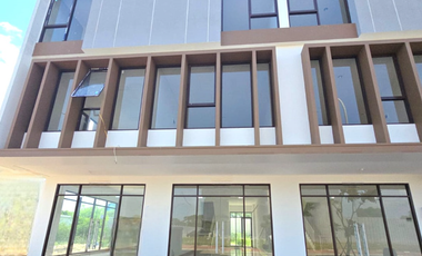 Ruko JBD 3lt luas 68m JGC Jakarta Garden City Cakung