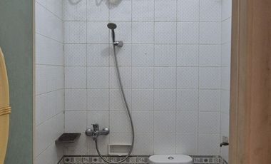 Rmh bagus di Jl Akalipa Ry Kemang Pratm 3, Kt3+1, Km2+1, siap huni, carport dan taman depan