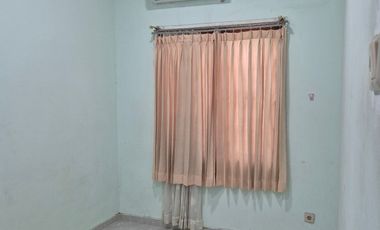 Rmh bagus di Jl Akalipa Ry Kemang Pratm 3, Kt3+1, Km2+1, siap huni, carport dan taman depan