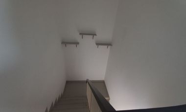 DIJUAL RUMAH SEMI-FURNISHED @GOLF LAKE RESIDENCE, JAKARTA BARAT