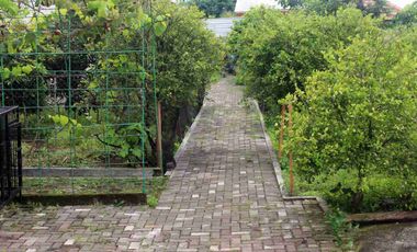 DIJUAL RUMAH DESAIN VILLA 
BUAT INVESTASI PENSIUNAN PASTI NYAMAN