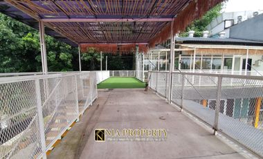 Disewakan Bangunan 3 Lantai & Roof Top, Berhalaman Luas di Jl. Jambore Belakang Trans Park Cibubur