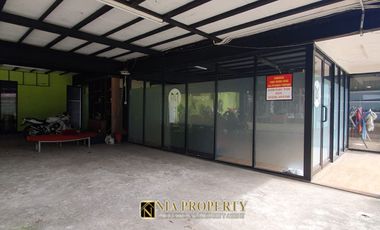 Disewakan Bangunan 3 Lantai & Roof Top, Berhalaman Luas di Jl. Jambore Belakang Trans Park Cibubur