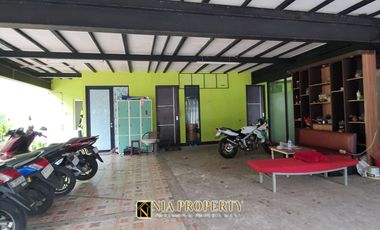 Disewakan Bangunan 3 Lantai & Roof Top, Berhalaman Luas di Jl. Jambore Belakang Trans Park Cibubur