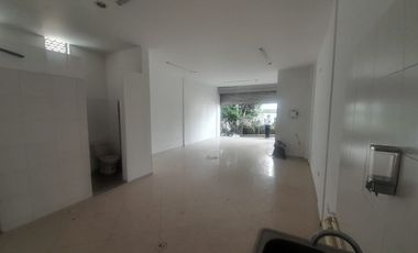 LOCAL, CERCA A LA FOSUNAB