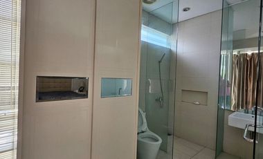 0914 - Disewakan Rumah LT 216m2 LB 170m2 di The Mansion Pakuwon Indah