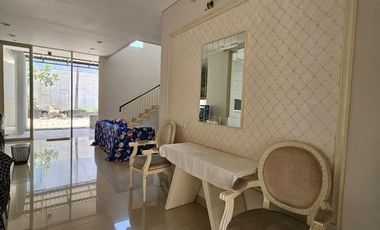 0914 - Disewakan Rumah LT 216m2 LB 170m2 di The Mansion Pakuwon Indah