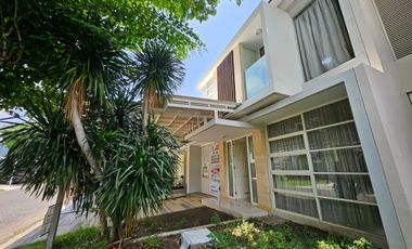 0914 - Disewakan Rumah LT 216m2 LB 170m2 di The Mansion Pakuwon Indah