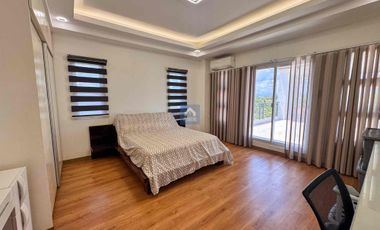 𝐌𝐨𝐝𝐞𝐫𝐧 𝟕-𝐁𝐞𝐝𝐫𝐨𝐨𝐦 𝐇𝐨𝐮𝐬𝐞 𝐚𝐧𝐝 𝐋𝐨𝐭 𝐟𝐨𝐫 𝐒𝐚𝐥𝐞 𝐢𝐧 𝐋𝐚𝐨𝐚𝐠 𝐂𝐢𝐭𝐲, 𝐈𝐥𝐨𝐜𝐨𝐬 𝐍𝐨𝐫𝐭𝐞