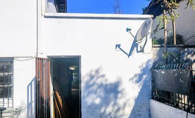 Amplia casa muy bien ubicada