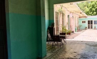 CASA EN VENTA EN MERIDA F-2123, 5 REC. EN EL CENTRO $12,000,000