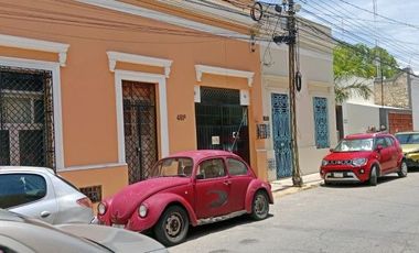 CASA EN VENTA EN MERIDA F-2123, 5 REC. EN EL CENTRO $12,000,000