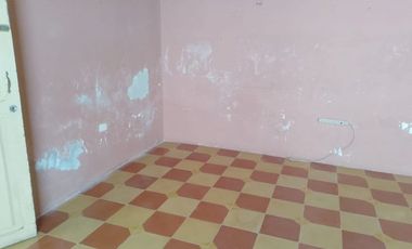 CASA EN VENTA EN MERIDA F-2123, 5 REC. EN EL CENTRO $12,000,000