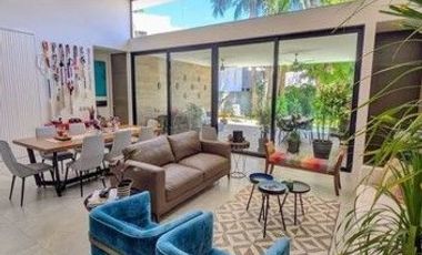 CASA EN VENTA EN MERIDA / F-2127, 3 REC. CLUB DE GOLF LA CEIBA $12,450,000