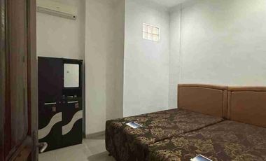 DIJUAL DAN DISEWAKAN VILLA SIAP HUNI FURNISHED DI KOMPLEK CEMARA ASRI JL ANGGUR