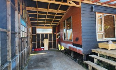 casa amoblada sector Llicaldad, con patio, terraza y vista.