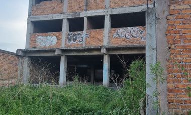 VENTA DE CASA O EDIFICIO EN PENJAMO PARA HACER OFICINAS, DEPARTAMENTOS, CONSULTORIOS