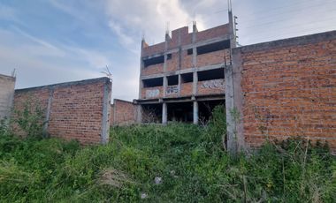 VENTA DE CASA O EDIFICIO EN PENJAMO PARA HACER OFICINAS, DEPARTAMENTOS, CONSULTORIOS