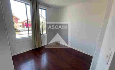 SE ARRIENDA CASA 3DOR Y 3 BAÑOS VALLE GRANDE LAMPA