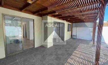 SE ARRIENDA CASA 3DOR Y 3 BAÑOS VALLE GRANDE LAMPA