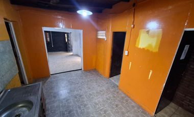 Casa de 2 dormitorio con comodín en Granadero Baigorria.