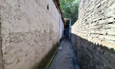 Casa de 2 dormitorio con comodín en Granadero Baigorria.