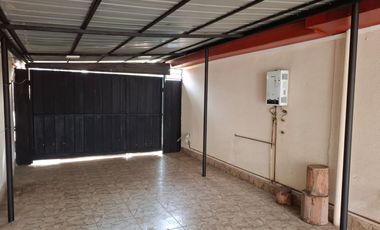 Linda Casa de Dos pisos, en Población Santa Cecilia