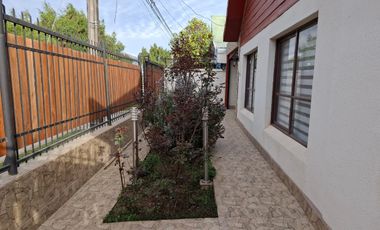 Linda Casa de Dos pisos, en Población Santa Cecilia