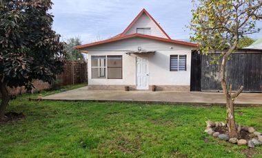 Linda Casa de Dos pisos, en Población Santa Cecilia