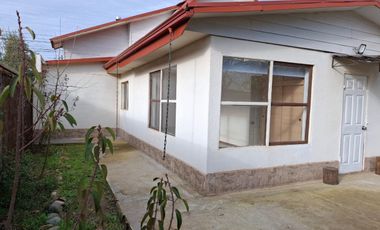 Linda Casa de Dos pisos, en Población Santa Cecilia