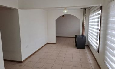 Linda Casa de Dos pisos, en Población Santa Cecilia