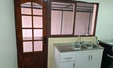 Linda Casa de Dos pisos, en Población Santa Cecilia