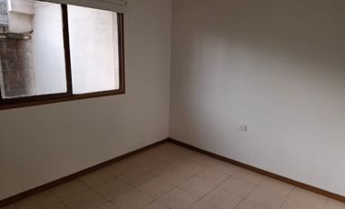 Linda Casa de Dos pisos, en Población Santa Cecilia