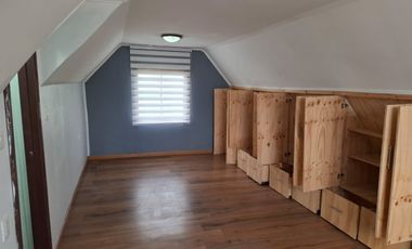 Linda Casa de Dos pisos, en Población Santa Cecilia