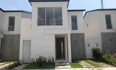 Casa de Alquiler 3 dormitorios Urbanización Millenium Village