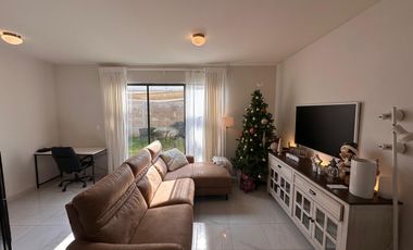 Casa en venta ubicada dentro del fraccionamiento Villas del Campo, en el municipio de Calimaya, Estado de México, una de las zonas con mayor plusvalía