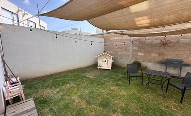 Casa en venta ubicada dentro del fraccionamiento Villas del Campo, en el municipio de Calimaya, Estado de México, una de las zonas con mayor plusvalía