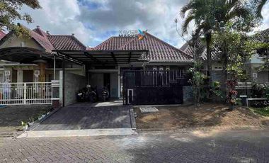 Disewakan Rumah Modern Minimalis Semi Furnished di Cluster Favorit Araya Golf Malang